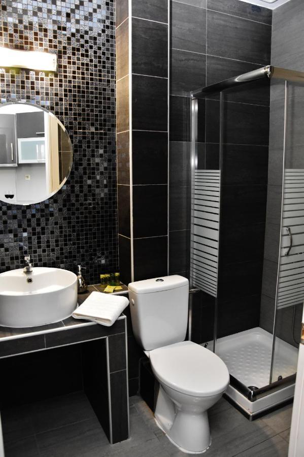 Cross Plaza Aparthotel สตาวรอส ภายนอก รูปภาพ