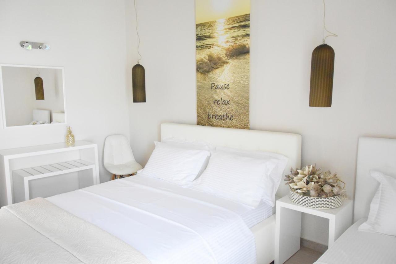 Cross Plaza Aparthotel สตาวรอส ภายนอก รูปภาพ