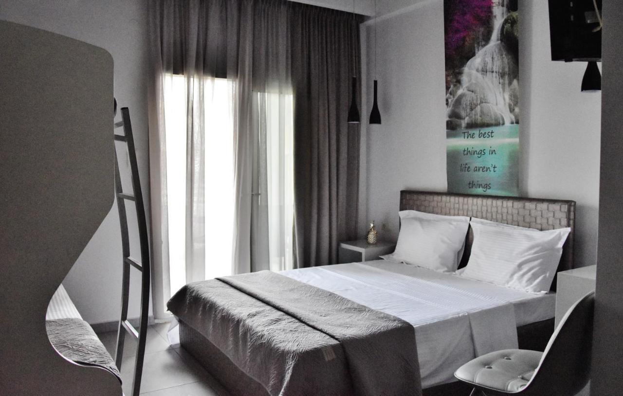 Cross Plaza Aparthotel สตาวรอส ภายนอก รูปภาพ