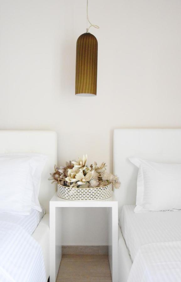 Cross Plaza Aparthotel สตาวรอส ภายนอก รูปภาพ