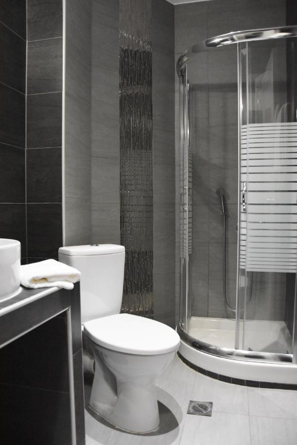Cross Plaza Aparthotel สตาวรอส ภายนอก รูปภาพ