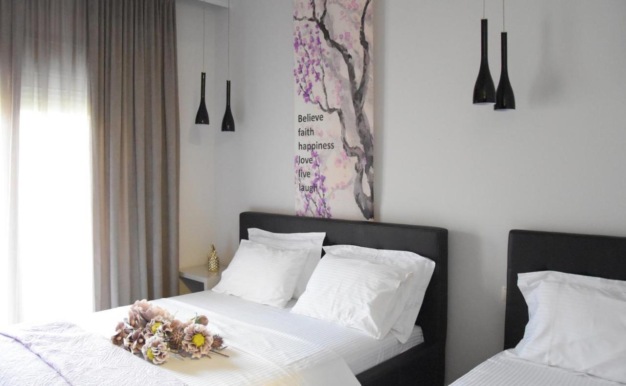 Cross Plaza Aparthotel สตาวรอส ภายนอก รูปภาพ